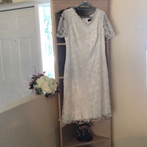 Beautiful gown, never worn zipper in the back